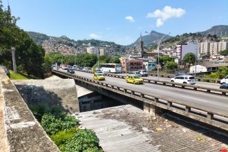 Elevado 31 de Março, que será demolido para dar lugar ao Boulevard do Samba