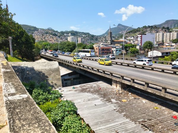 Elevado 31 de Março, que será demolido para dar lugar ao Boulevard do Samba