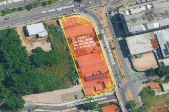 O terreno no Recreio que será leiloado no próximo dia 18 com lance mínimo de R$ 9,68 milhões