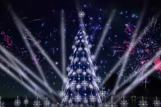 Árvore de Natal de Botafogo estreia hoje com show, fogos e operação especial na orla.