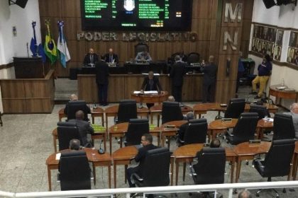 Plenário da Câmara Municipal de Nova Iguaçu, que terá de reestruturar o quadro de servidores por decisão judicial