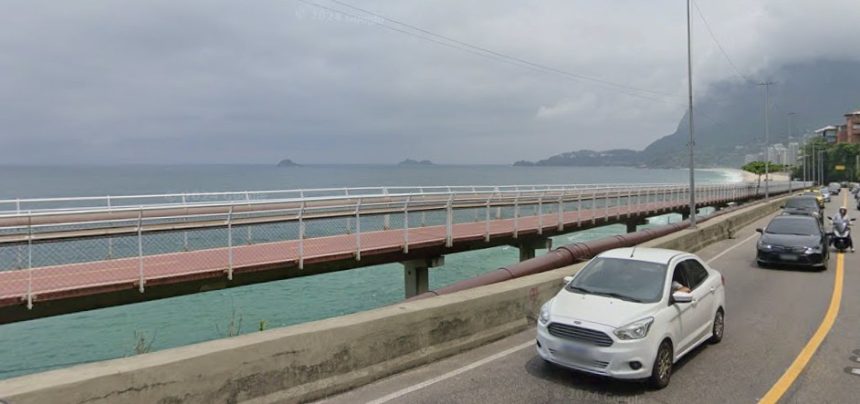 A Ciclovia Tim Maia, na Zona Sul, segue fechada desde sábado (8) à tarde, devido ao alerta de ressaca da Marinha, com ondas que podem chegar a 3,5m de altura.