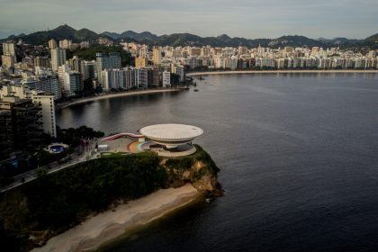 Pequenos comércios de Niterói passam a ter desconto de 50% na conta de água