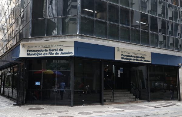 Prefeitura abre inscrições de concurso para procuradoria do Rio e da Câmara, com salário de R$ 32 mil 48 Procuradoria Geral do Município do Rio desistiu de recurso sobre repasses da saúde feitos pela Alerj