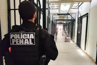 Aposentadoria integral e gratificação de 18% para policiais retornam à pauta da Alerj nesta semana