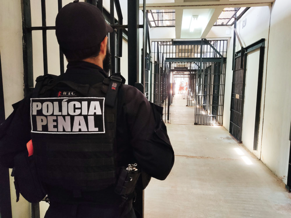 Aposentadoria integral e gratificação de 18% para policiais retornam à pauta da Alerj nesta semana