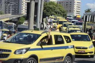 Com a sanção, número de táxis na capital passa a ser de um para cada 180 moradores