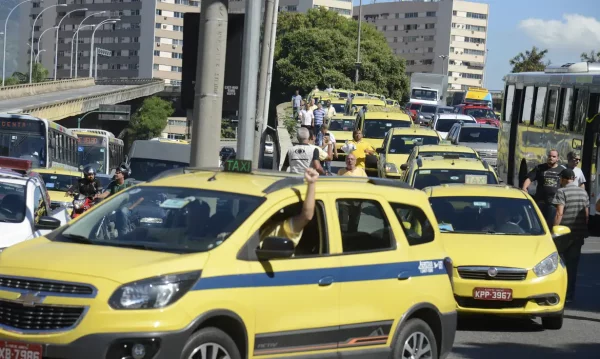 Com a sanção, número de táxis na capital passa a ser de um para cada 180 moradores