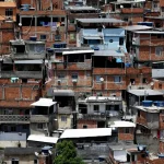 Com veto derrubado, Câmara cria programa para prevenir tragédias nas favelas do Rio