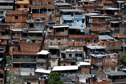 Com veto derrubado, Câmara cria programa para prevenir tragédias nas favelas do Rio