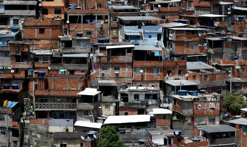Com veto derrubado, Câmara cria programa para prevenir tragédias nas favelas do Rio