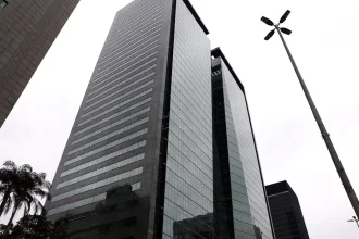 UFRJ quer que leilão seja pago em obras para a instituição