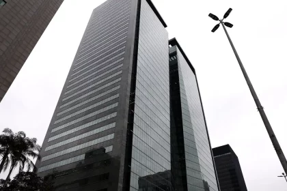 UFRJ quer que leilão seja pago em obras para a instituição