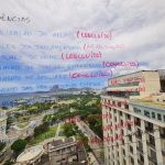 Janela de escritório do Grupo Refit tinha anotações sobre esquemas de corrupção e monitoramento de autoridades