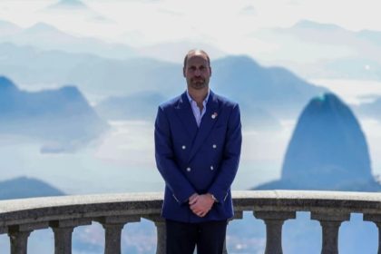 Durante sua estadia no Brasil, Príncipe William visitou pontos turísticos como o Cristo Redentor.