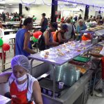 Municípios como São Gonçalo, Maricá e Rio de Janeiro contaram com ceia natalina em restaurantes populares.