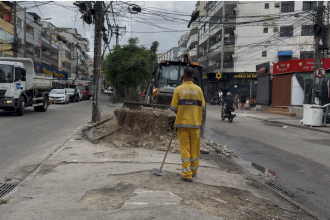 Meia tonelada de lixo foi removida na Avenida Gilka Machado, no Recreio