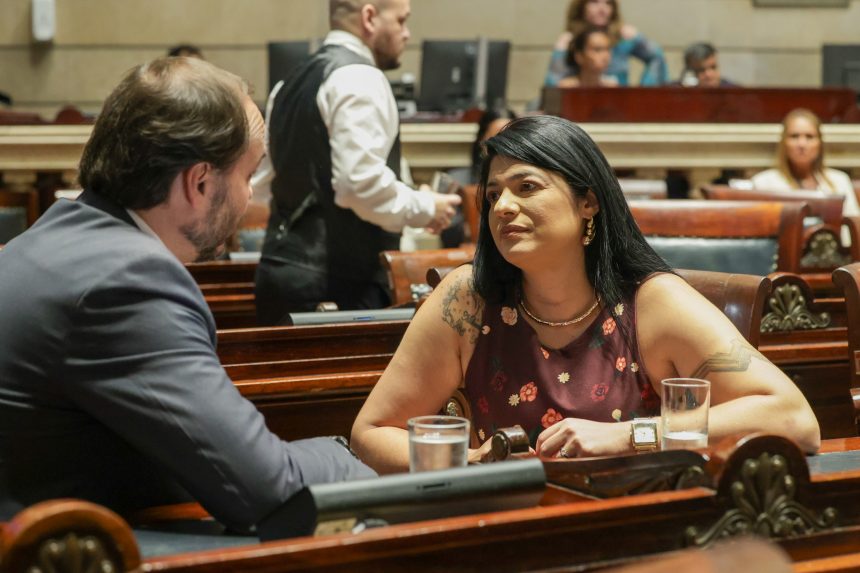 Agora é oficial: Alana Passos assume a cadeira de Carlos Bolsonaro pelo PL na Câmara do Rio