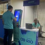 Pontos de atendimento contam com totens de autoatendimento e funcionários da concessionária - Foto: Divulgação/Águas do Rio