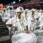 Expectativa da Liesa é formar "maior bateria de Carnaval" do mundo em Copacabana