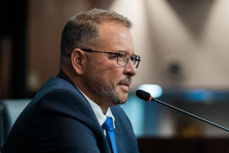 Delaroli assumiu o comando da Alerj, após a prisão de Bacellar e convocou a CCJ para deliberar se mantém ou não o presidente da casa preso na sede da PF. — Foto: Reprodução/Redes