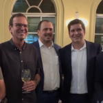 Eduardo Paes, Quaquá e Gutinho durante o evento com empresários, investidores e produtores no Palácio da Cidade.