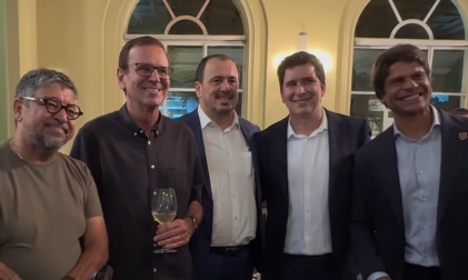 Eduardo Paes, Quaquá e Gutinho durante o evento com empresários, investidores e produtores no Palácio da Cidade.