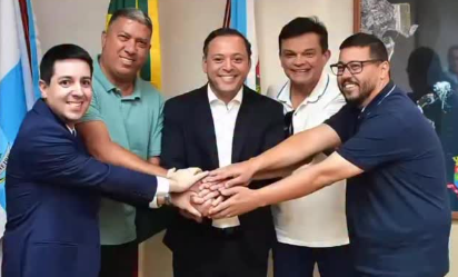 Rodrigo Neves promete enviar R$ 200 milhões para São Gonçalo e convida Capitão Nelson para conversa 62 Neves recebeu Dimas Gadelha e vereadores de oposição de São Gonçalo para discutir projeto