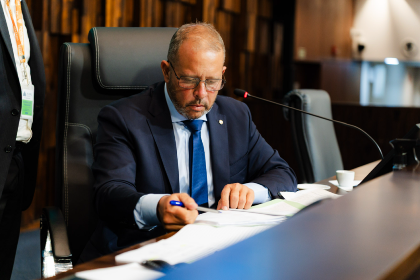 Delaroli dá o pontapé inicial na transição da presidência da Alerj