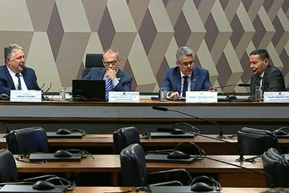 Garotinho pede 'reforço' na sua segurança depois de fazer acusações contra Castro e Bacellar no Senado