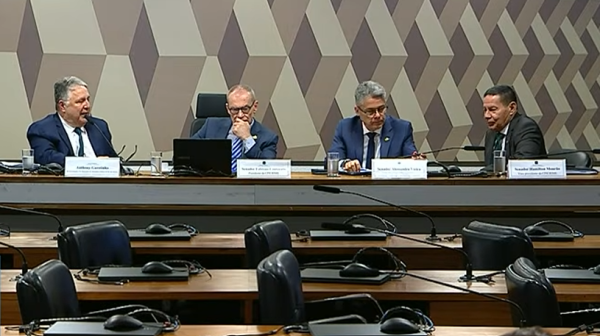 Garotinho pede 'reforço' na sua segurança depois de fazer acusações contra Castro e Bacellar no Senado