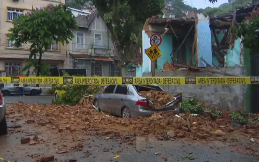Desabamento no Rio Comprido aconteceu durante a madrugada