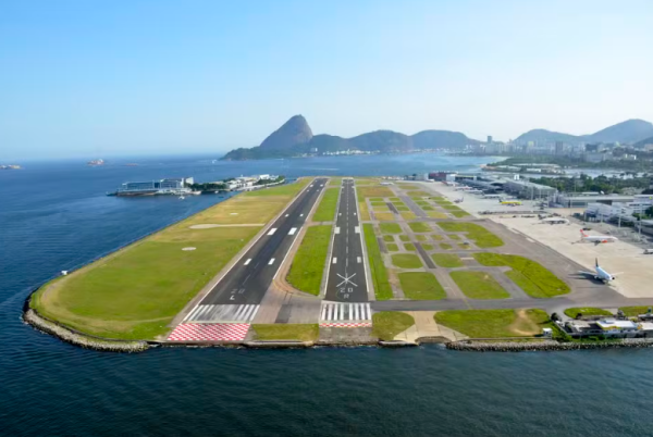 Paes marca reunião com ministro para resolver impasse sobre a restrição de voos no Santos Dumont