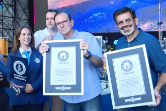 Prefeito recebeu reconhecimento pelo réveillon da Guinness World Records nesta terça (30)