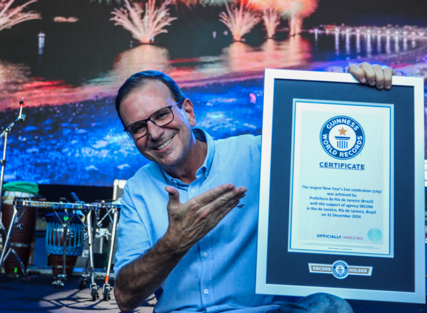 Prefeito recebeu reconhecimento pelo réveillon da Guinness World Records nesta terça (30)