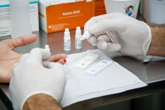 Ao longo do mês, prefeitura realiza ações de prevenção e conscientização sobre o HIV em unidades municipais