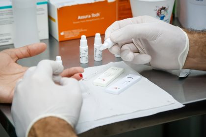 Ao longo do mês, prefeitura realiza ações de prevenção e conscientização sobre o HIV em unidades municipais