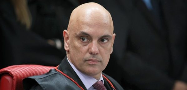 Alexandre de Moraes determinou, além de prisão, o afastamento de Rodrigo Bacellar da Alerj.