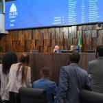 Deputados devem votar 550 projetos e vetos em apenas um dia.