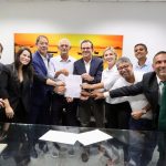 Reunião de Eduardo Paes com prefeitos da Região Metropolitana para redistribuição dos royalties do Petróleo