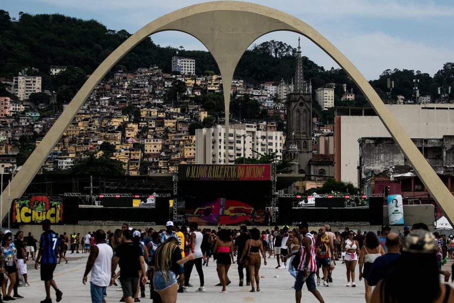Bora lá: fim de semana com eventos de Natal, Trem do Samba e funk no Sambódromo 64 Rio Parada Funk acontece no fim de semana