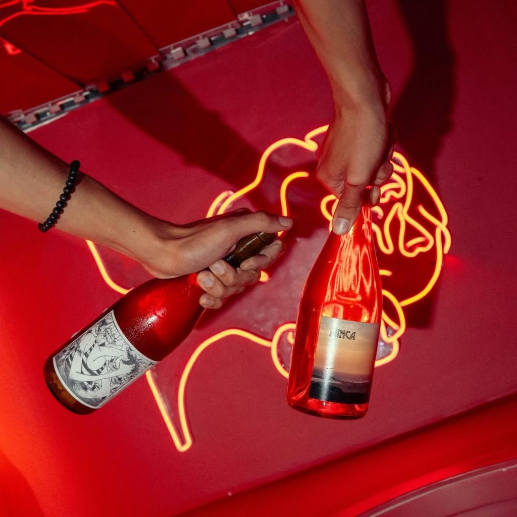 Beber bem no calorão: menos álcool, mais frescor, eis a receita para o verão de 2026 68 SaveClip.App 543080384 18065287763589420 6582606096795592778 n