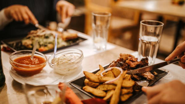 Faturamento de bares e restaurantes do Rio é maior no mês de janeiro com demanda criada pelo verão - Foto: Divulgação / SindRio