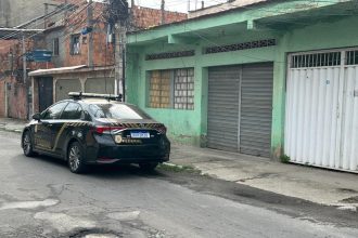 Agentes cumprem mandados contra quadrilha