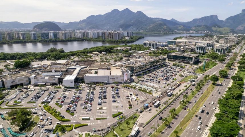 O megaestacionamento do Barra Shopping é um dos que poderá receber novas edificações: projeto de "mais valerá" foi sancionado