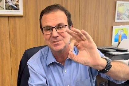 Numa postagem em que comemora o acordo de resultados 2024, o prefeito Eduardo Paes (PSD) diz que reajuste anual dos servidores "será anunciado em breve"