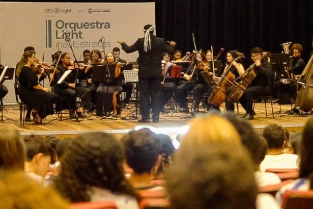 A Orquestra Light na Estrada, em Volta Redonda: fórmula se repete e se transforma; plateias que descobrem a vibração de um conjunto sinfônico pela primeira vez