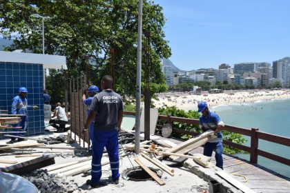 Estrutura no Mirante do Leblon foge ao padrão urbanístico autorizado para o local - Foto: Fábio Costa/SEOP
