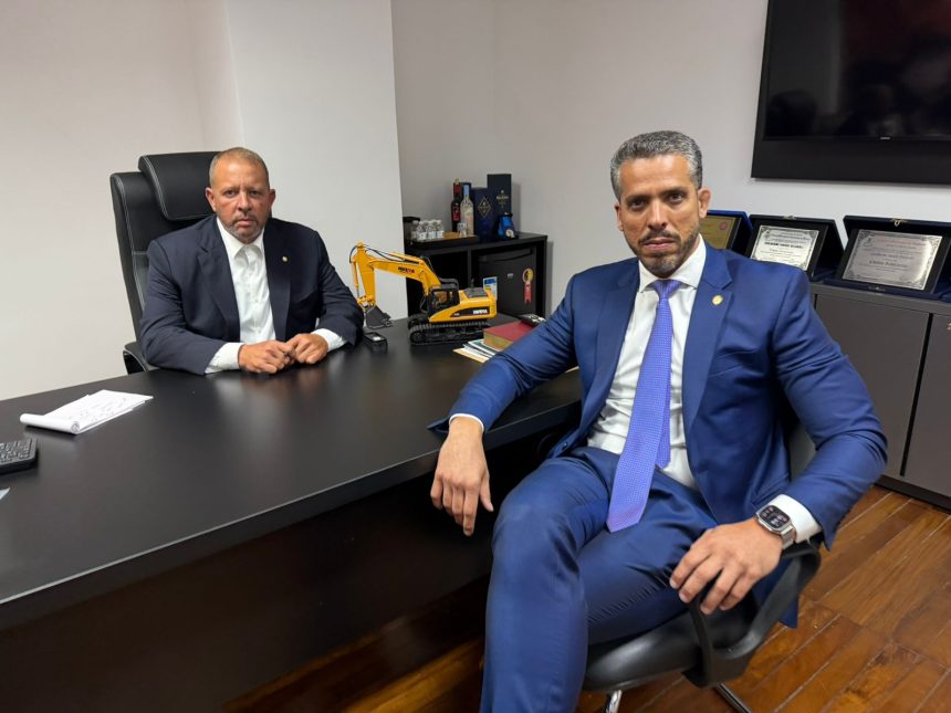 O presidente interino da Assembleia, Guilherme Delaroli, e o líder do governo, Rodrigo Amorim, bateram o martelo sobre a pauta da Alerj neste fim de ano: vetos, orçamento, as contas de Cláudio Castro e, claro, medalhas