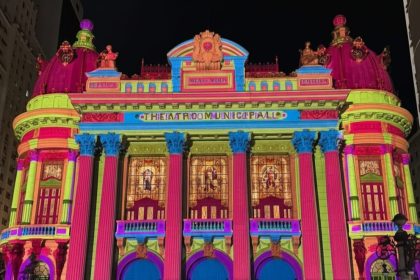Theatro Municipal terá fachada imersiva e vila natalina no boulevard lateral